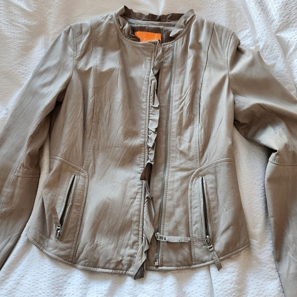 Beige  leather jacket - Picture 1 of 1
